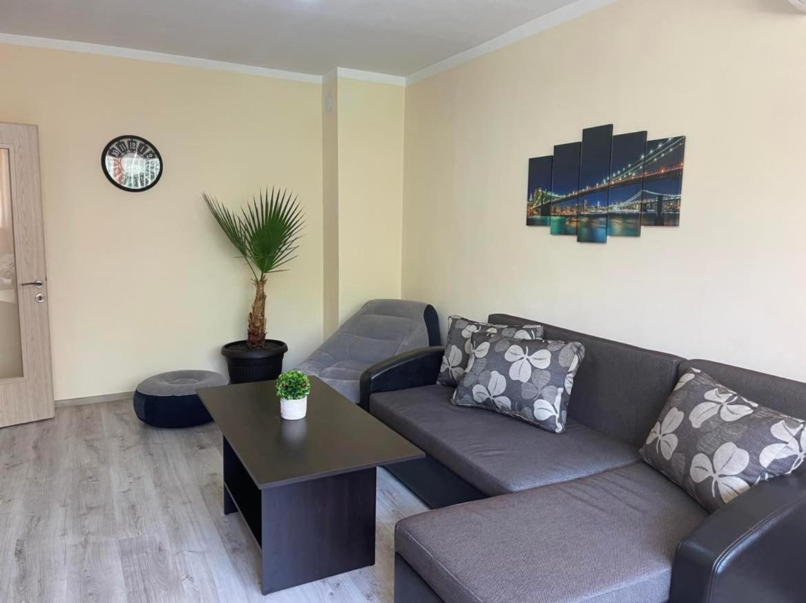 데빈 Apartament Emaia 아파트 외부 사진